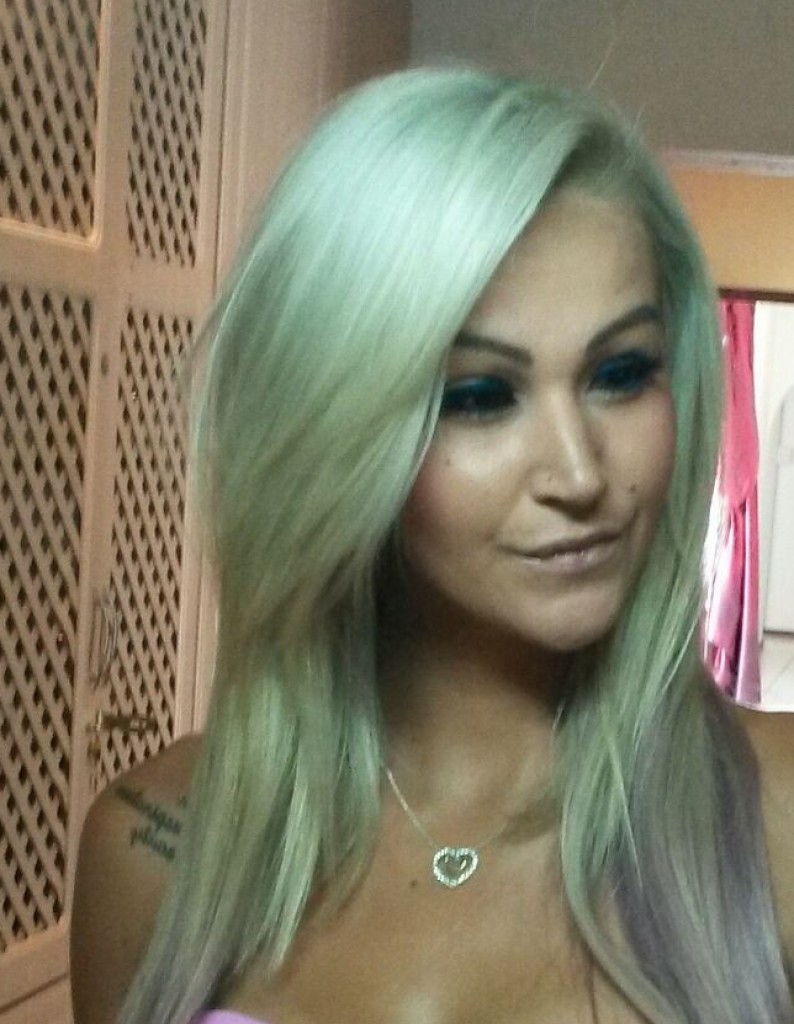 Ivy - Blonde Stripper